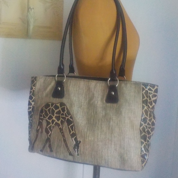 Bueno Handbags - Giraffe Fabric Shoulder Bag